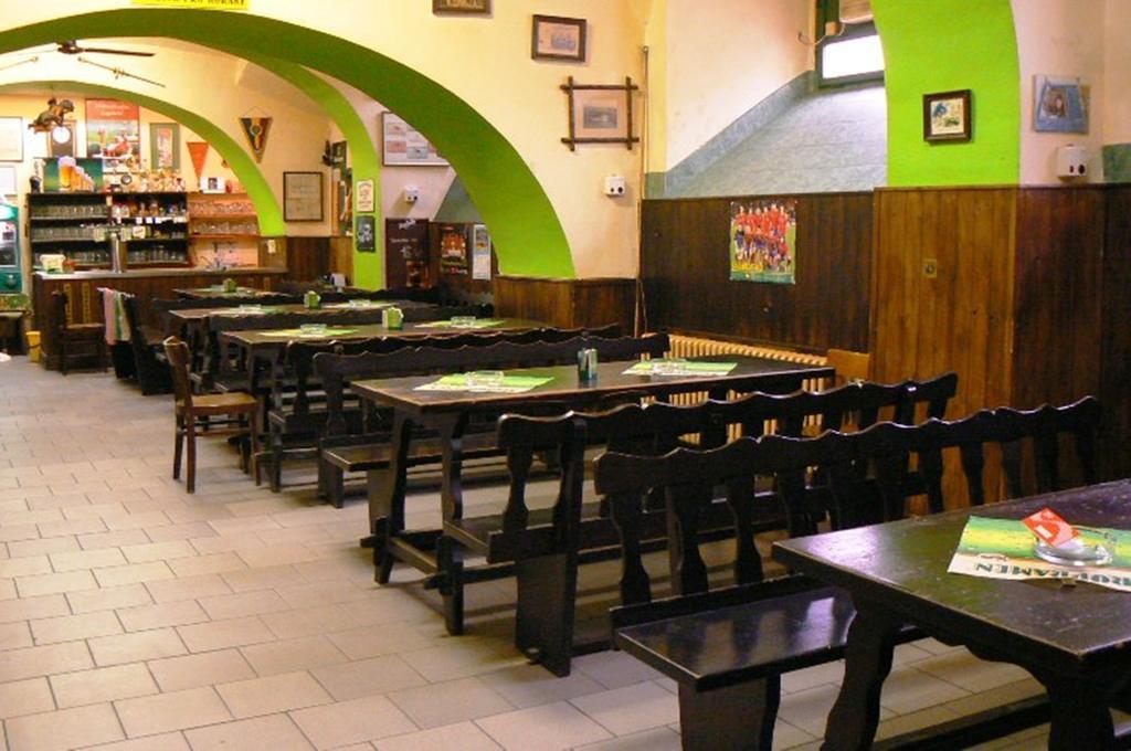 Hotel Pariz Jičín Екстериор снимка