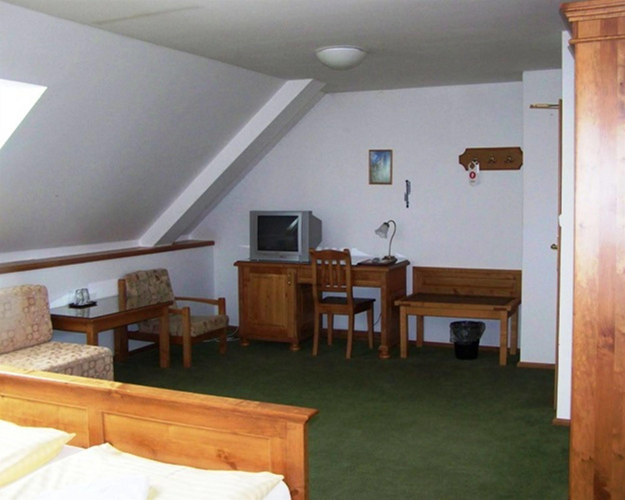 Hotel Pariz Jičín Екстериор снимка