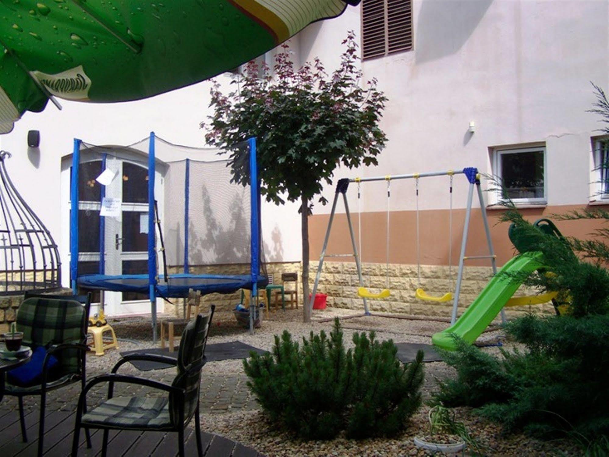 Hotel Pariz Jičín Екстериор снимка