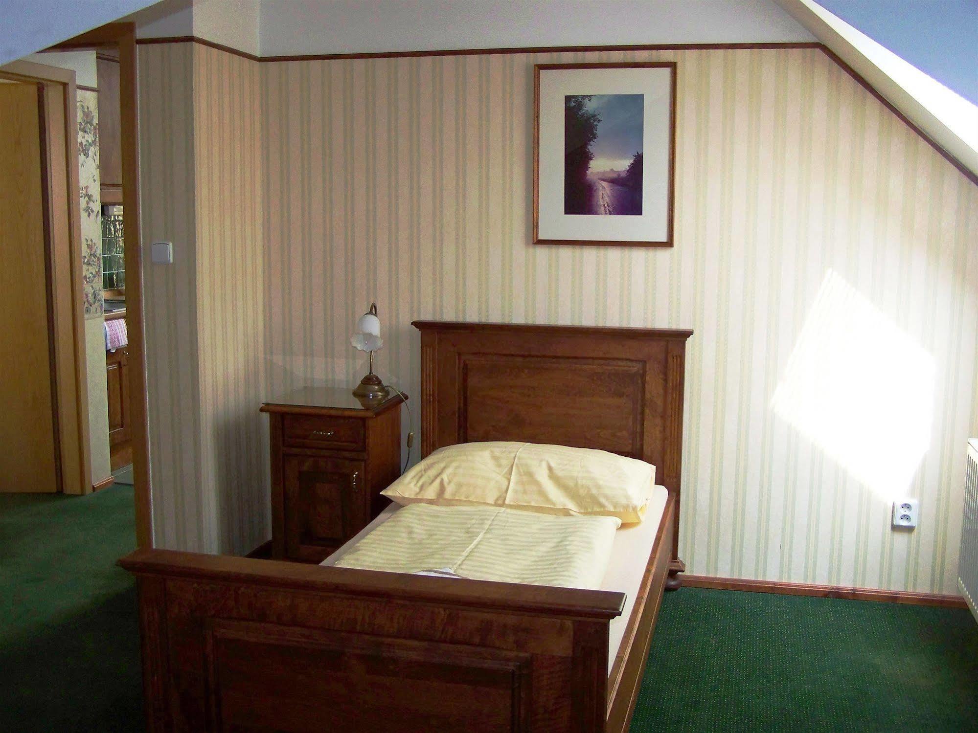 Hotel Pariz Jičín Екстериор снимка
