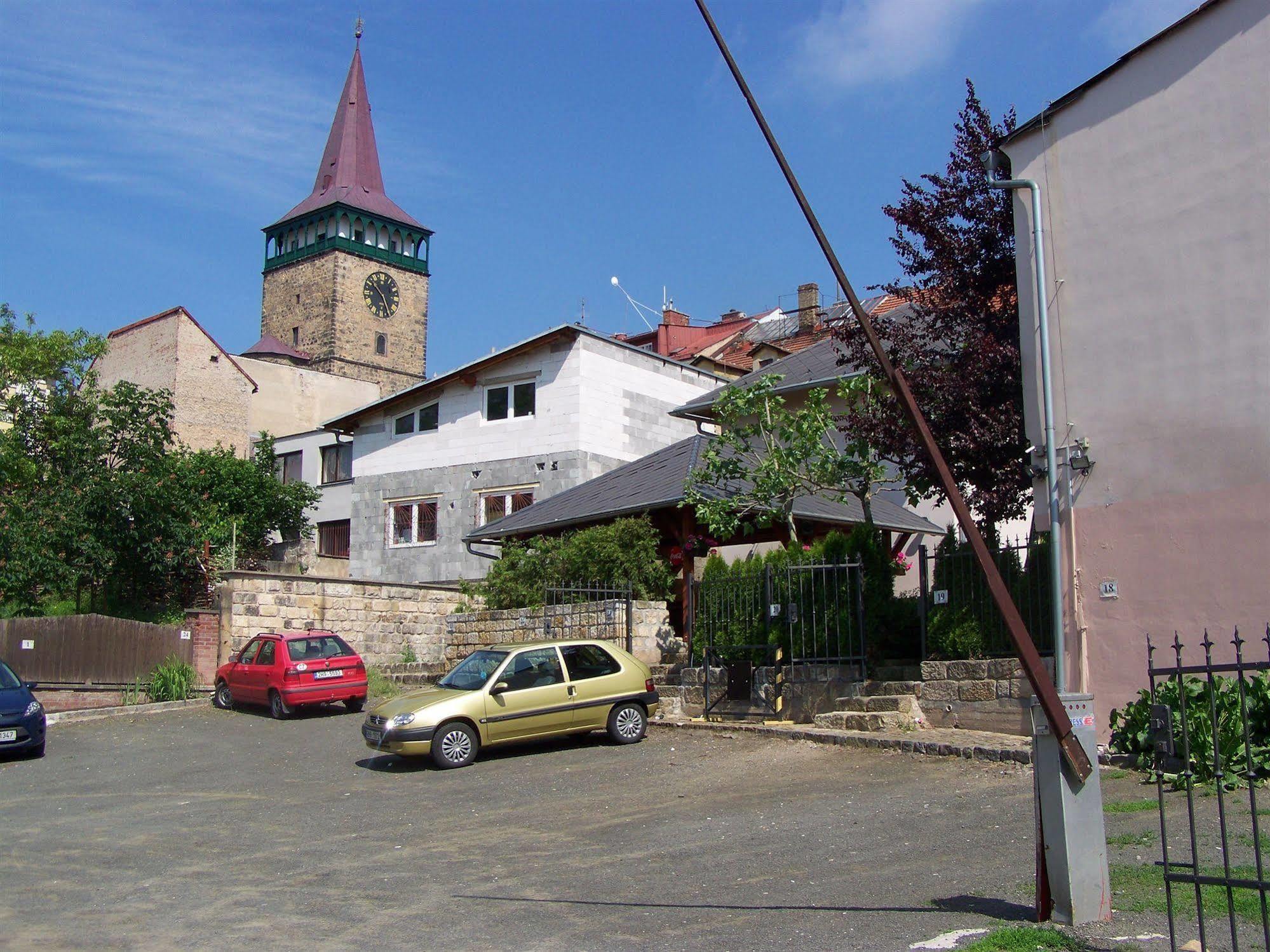 Hotel Pariz Jičín Екстериор снимка