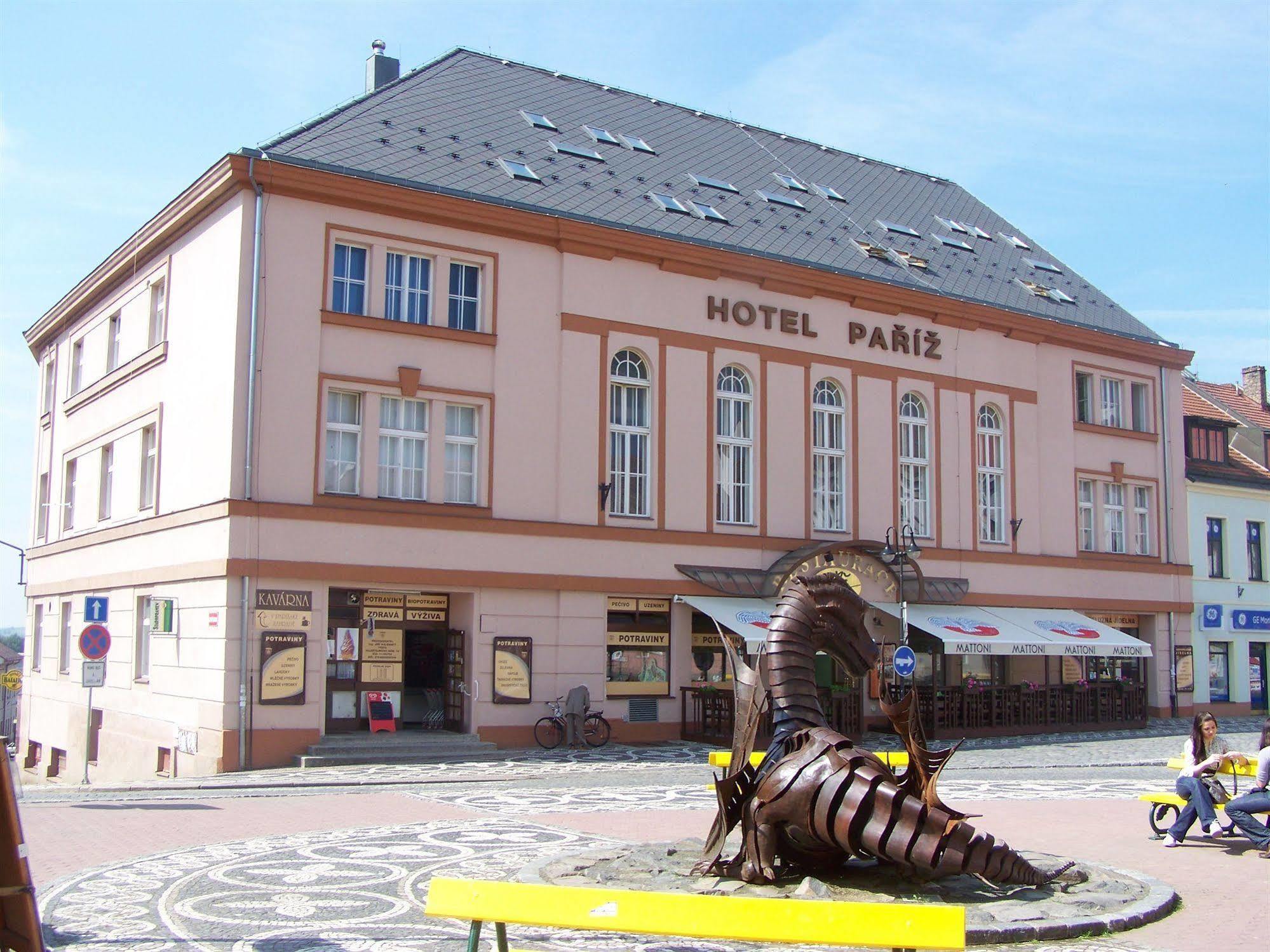 Hotel Pariz Jičín Екстериор снимка
