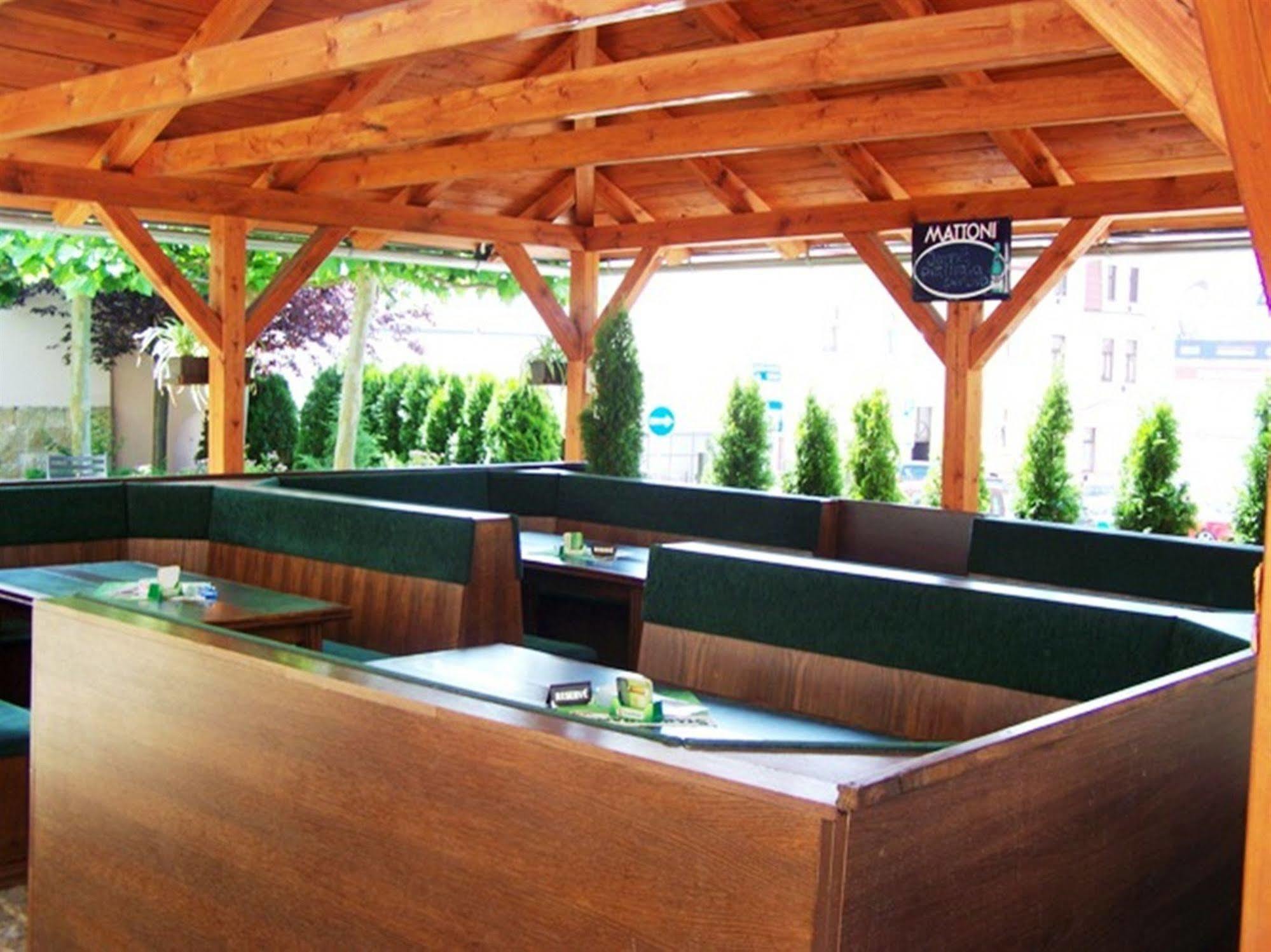 Hotel Pariz Jičín Екстериор снимка