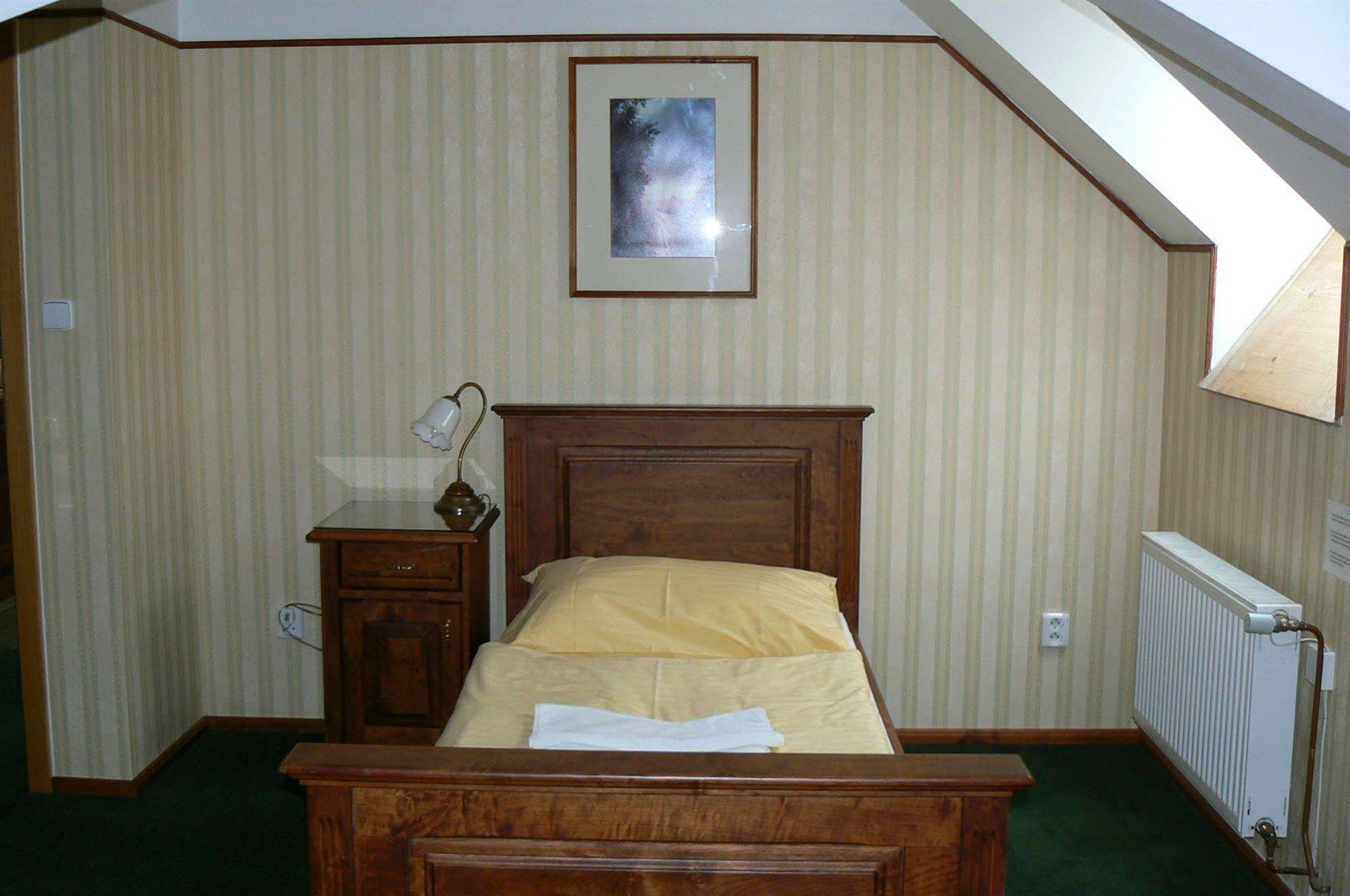 Hotel Pariz Jičín Екстериор снимка