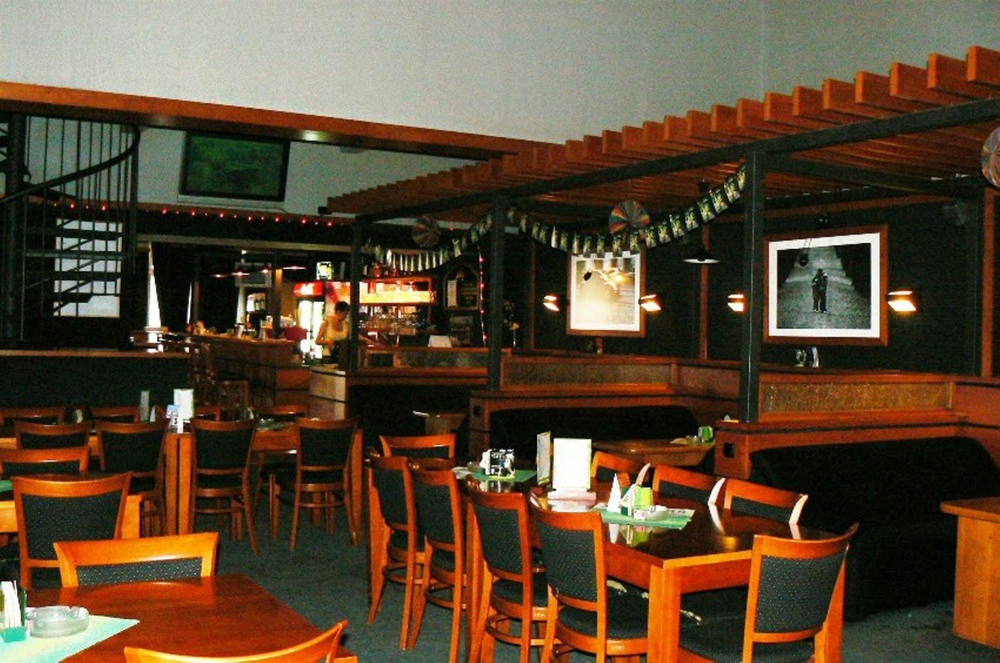Hotel Pariz Jičín Екстериор снимка